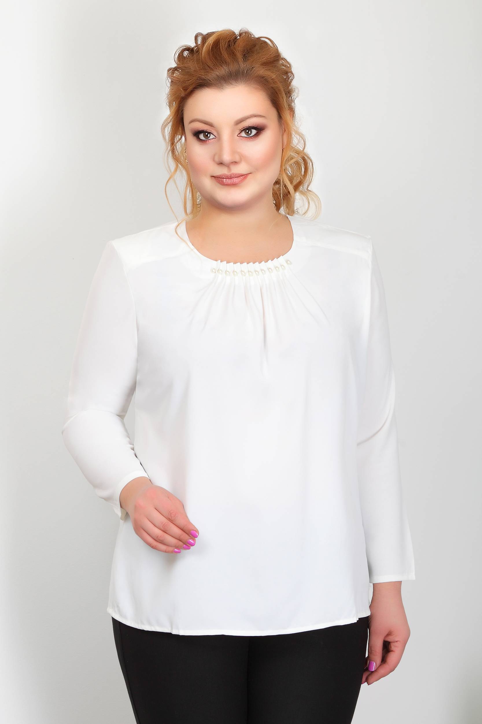 Стильные белые блузки для полных женщин
